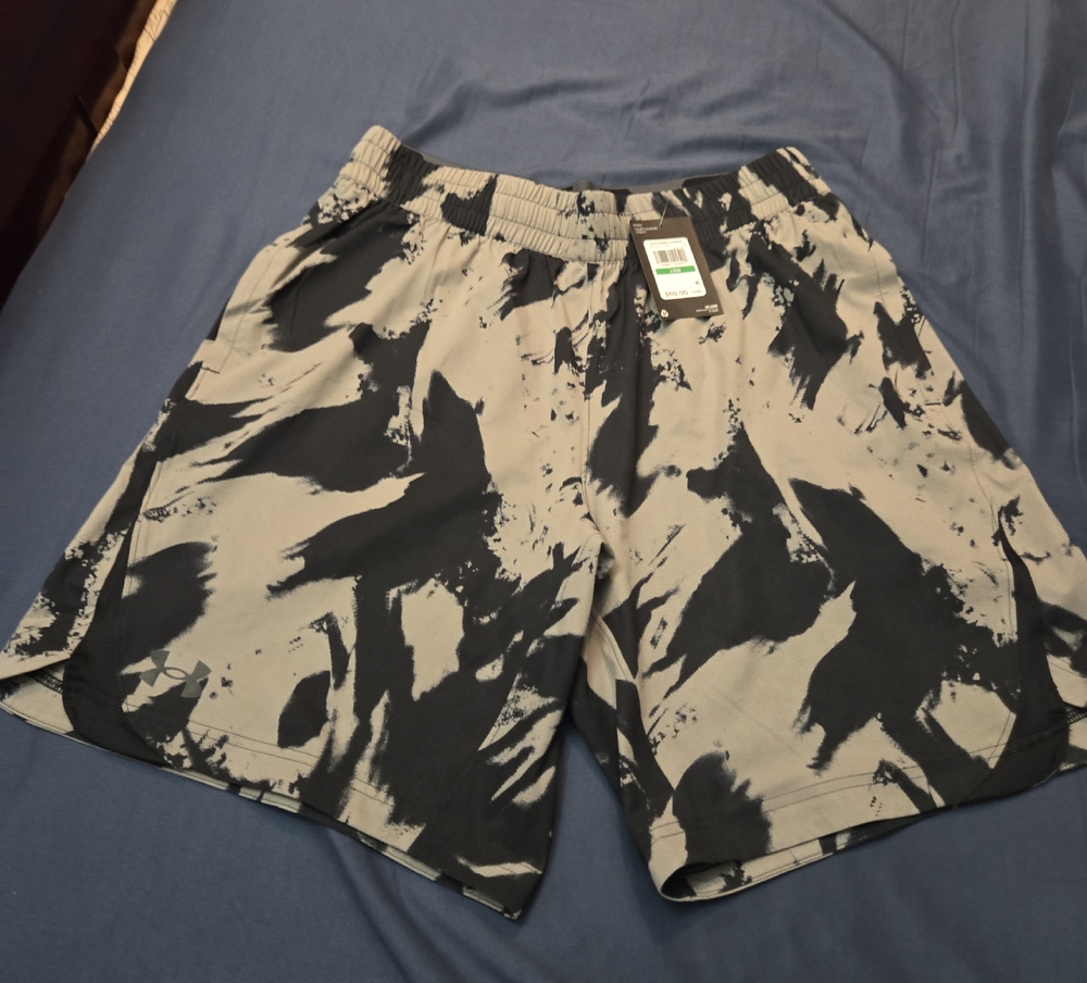 Under Armour Black & Gray Abstract Athletic Shorts